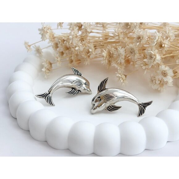 Dolphin Figural Silver Toned Vintage 3 Dimensional XL Nautical Stud Earrings - Picture 4 of 8